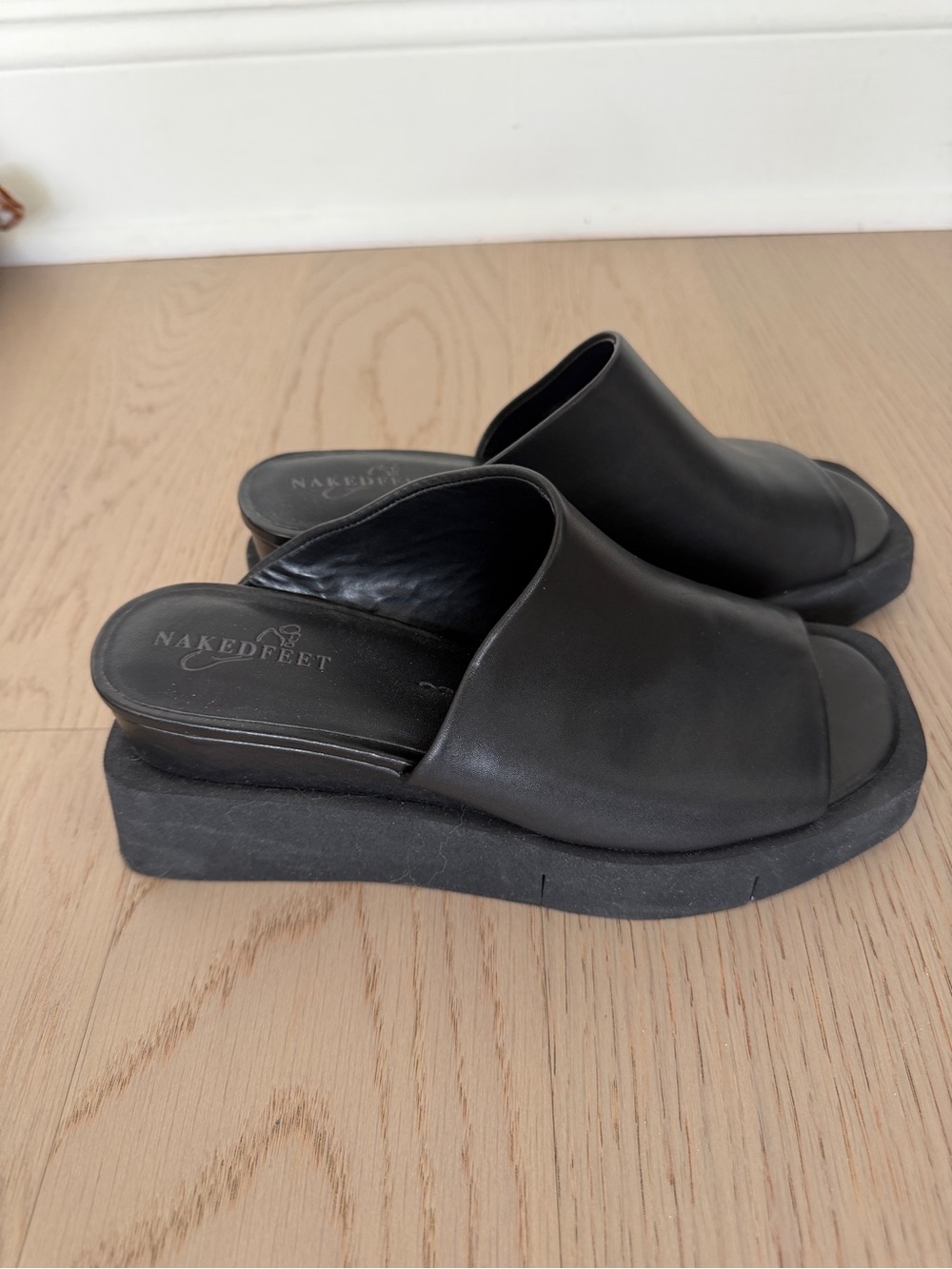 Naked Feet Black Infinity Sandals - Picture 4 of 7